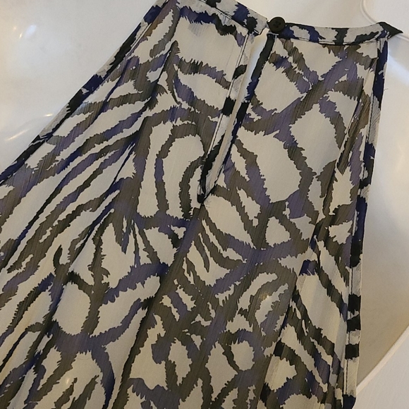 The Limited Sleeveless Ruffle Top - Picture 4 of 10